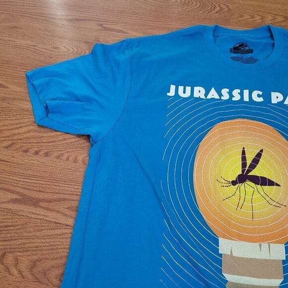 Men's Jurassic Park T-shirt L Mosquito Dinosaur DNA Stored in Amber Graphic Tee - Picture 3 of 11